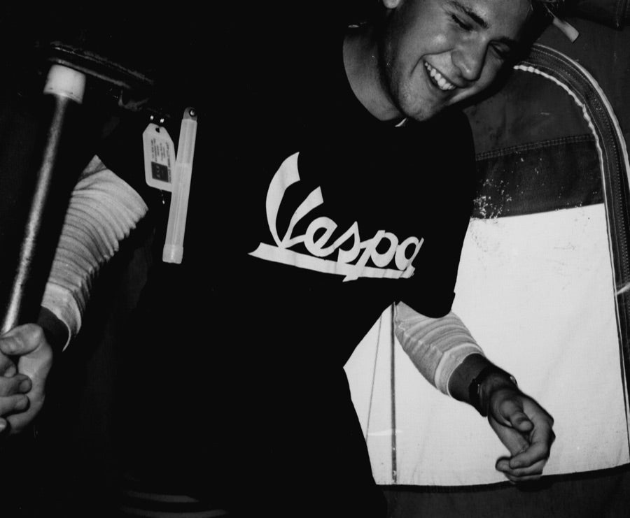 A young agentseven at a rave
